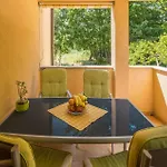 3 Bedroom Cozy In Апартаменты