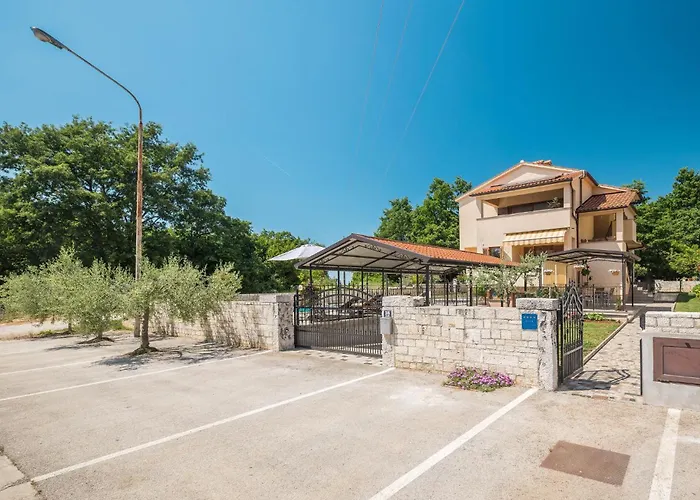 아파트 3 Bedroom Cozy In *