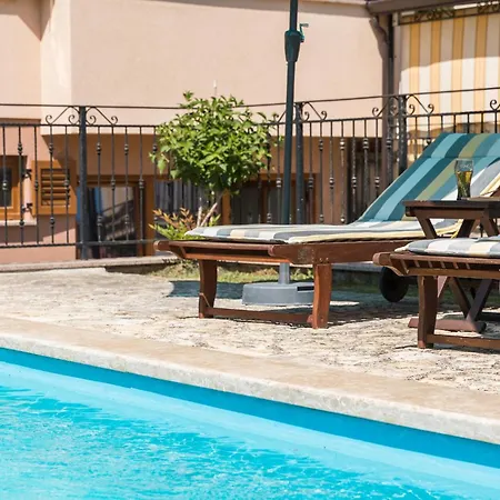 Apartamento 3 Bedroom Cozy In *