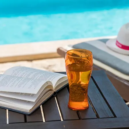 Apartamento 3 Bedroom Cozy In *