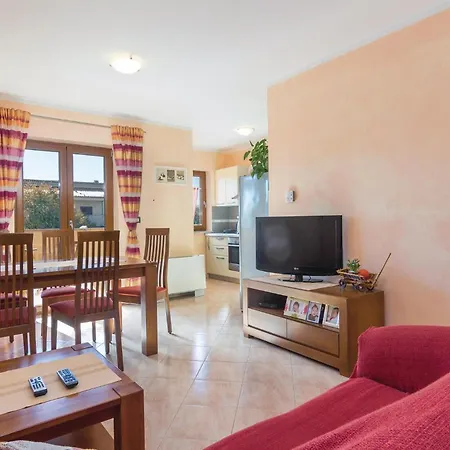 Apartment Awesome In With Kitchen Porec
