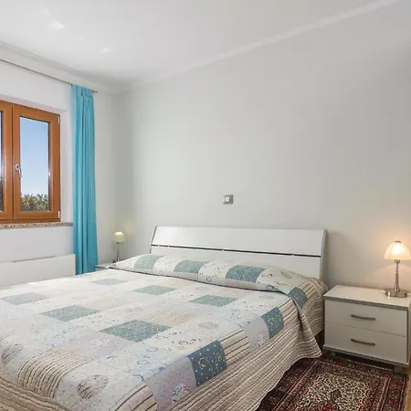 Apartment Awesome In With Kitchen Porec