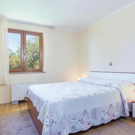 Awesome In With Kitchen * Porec